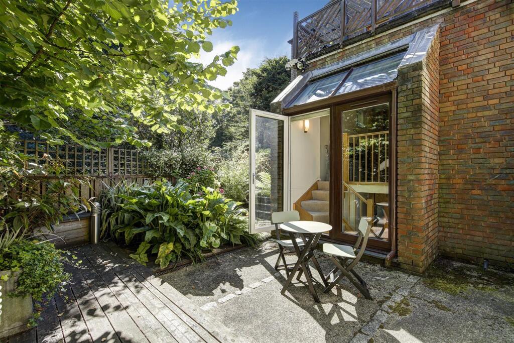 2 bedroom house for rent