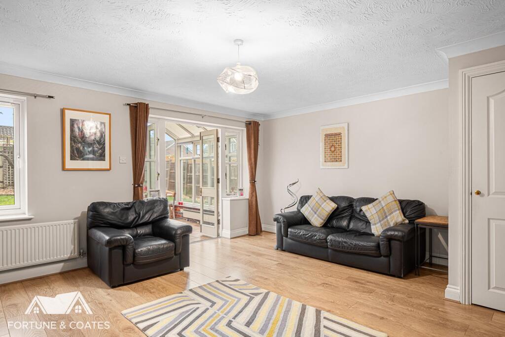 Ashworth Place, Harlow photo 2