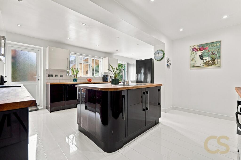 House in Enfield - View 5