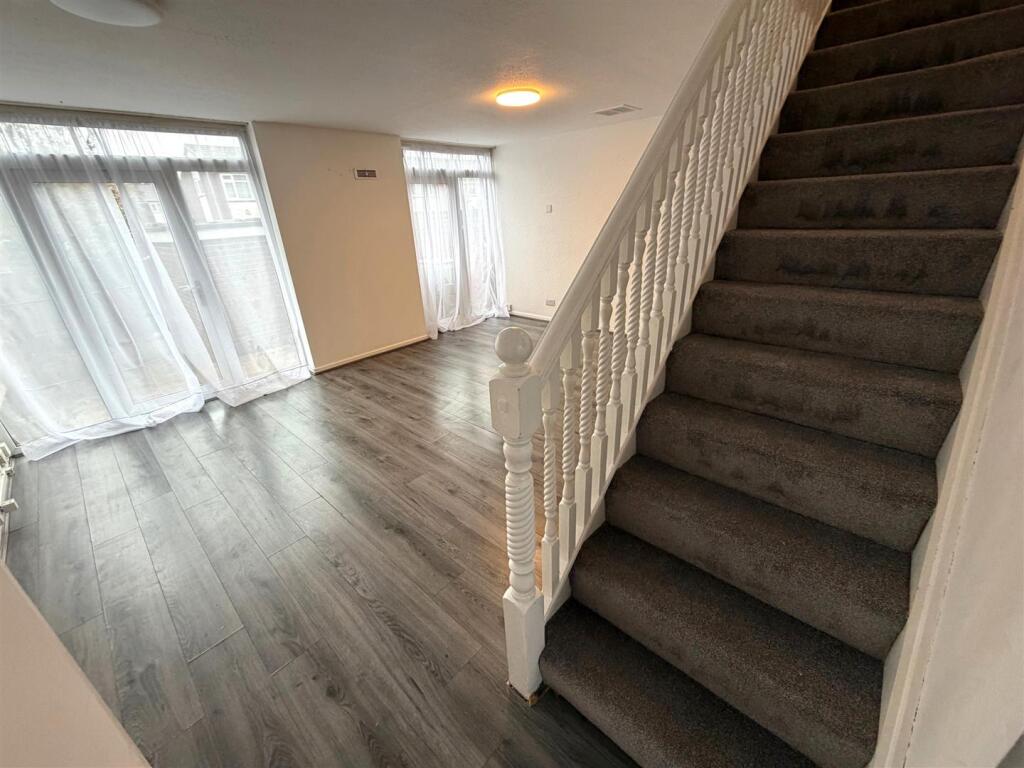House in Wirral, Liverpool City Region - View 4