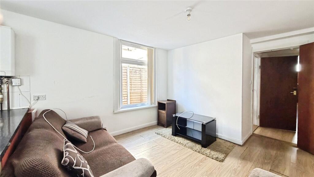 Apartment in Portsmouth - More
