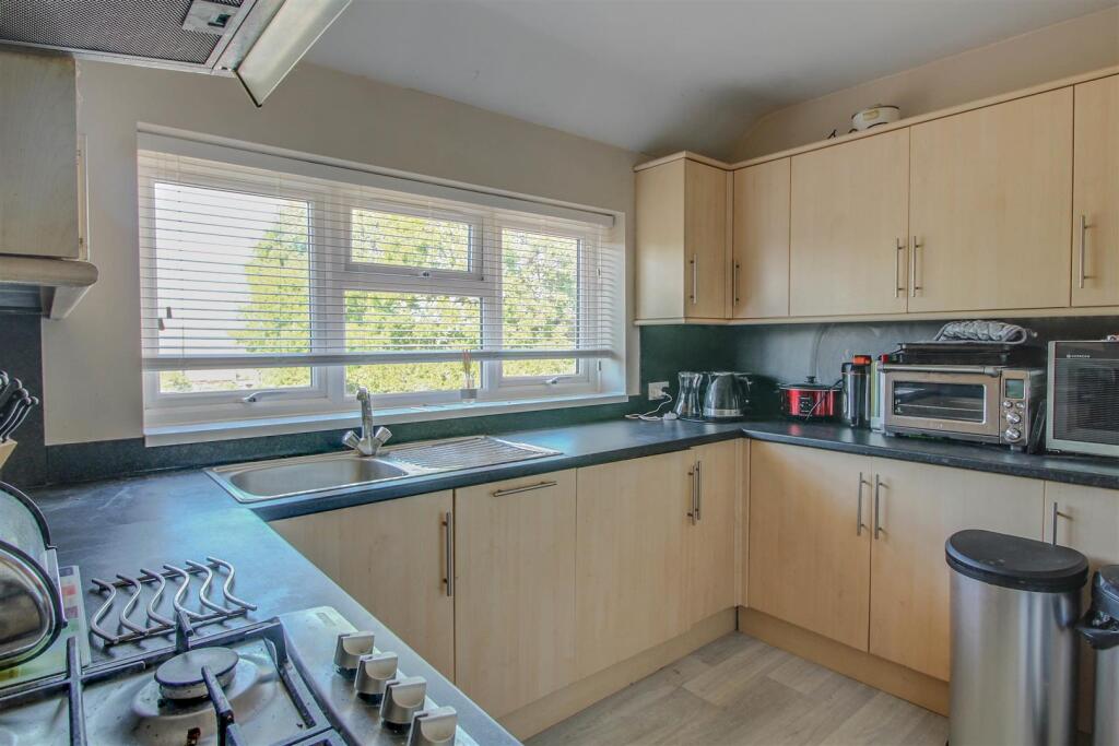 Apartment in Basildon, Wickford - More