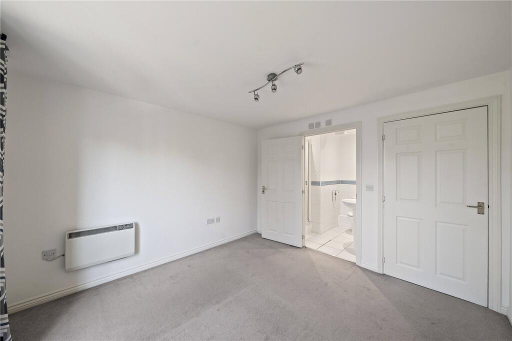 Apartment in Sutton - More