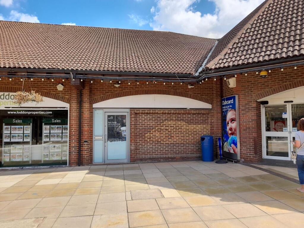 Main image of property: 1 Chineham Shopping Centre, Chineham, Basingstoke, RG24 8BQ