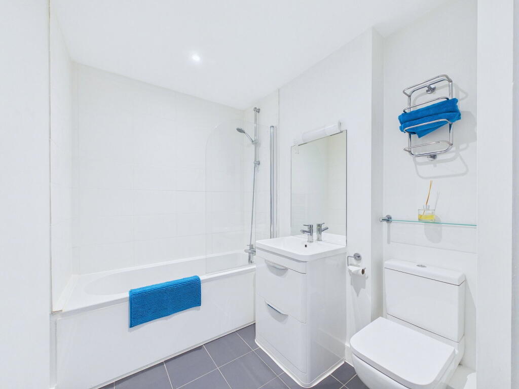 Apartment in Brighton - View 5