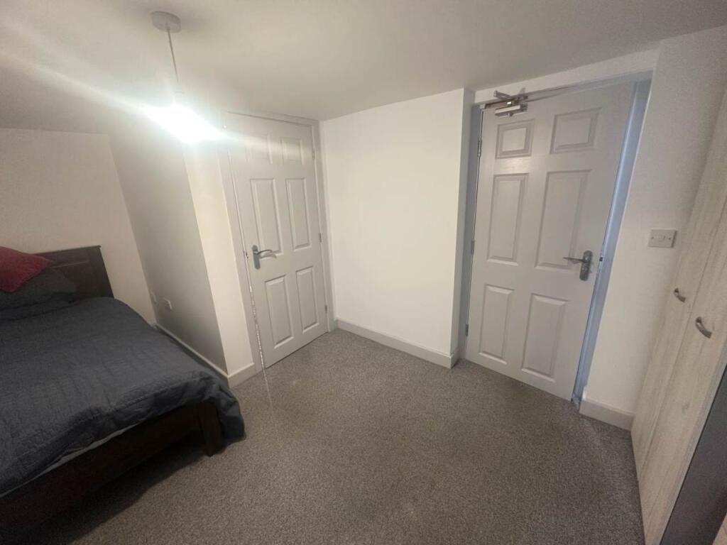 House in Leeds - View 2