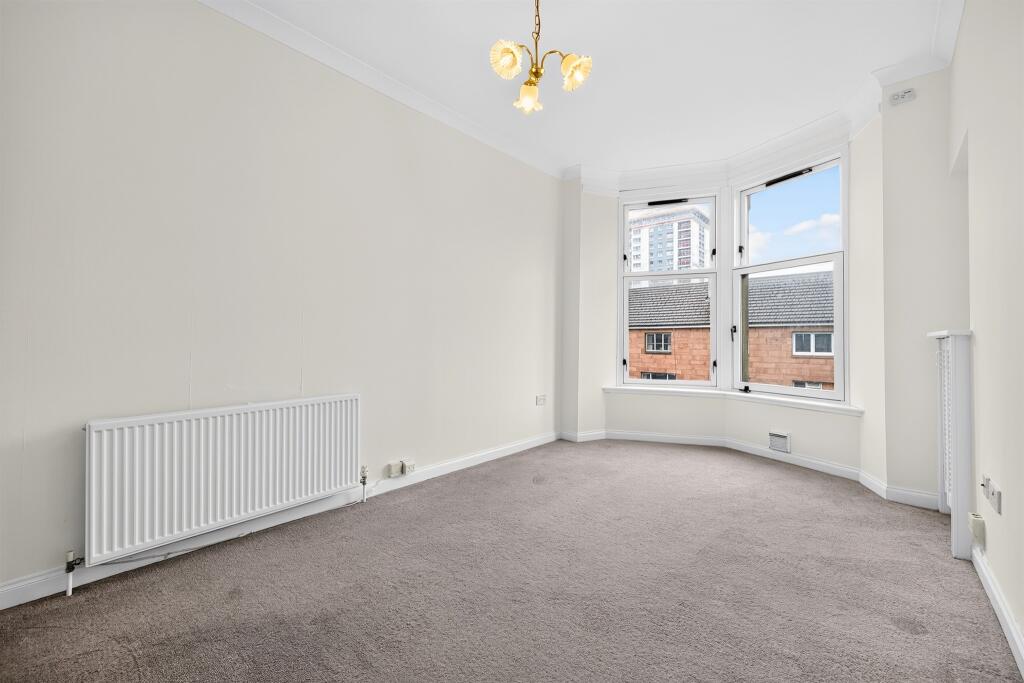 Apartment in Paisley, Carriagehill - View 2