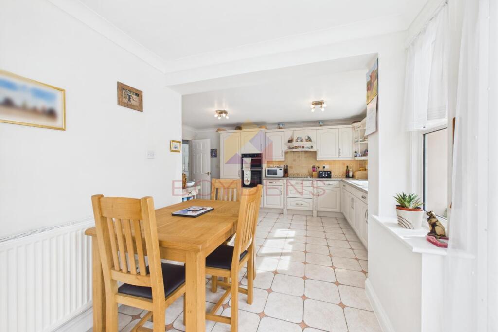 House in Colchester, Tiptree - More
