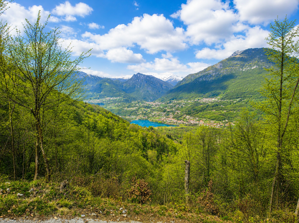 Main image of property: Carlazzo, Lombardy