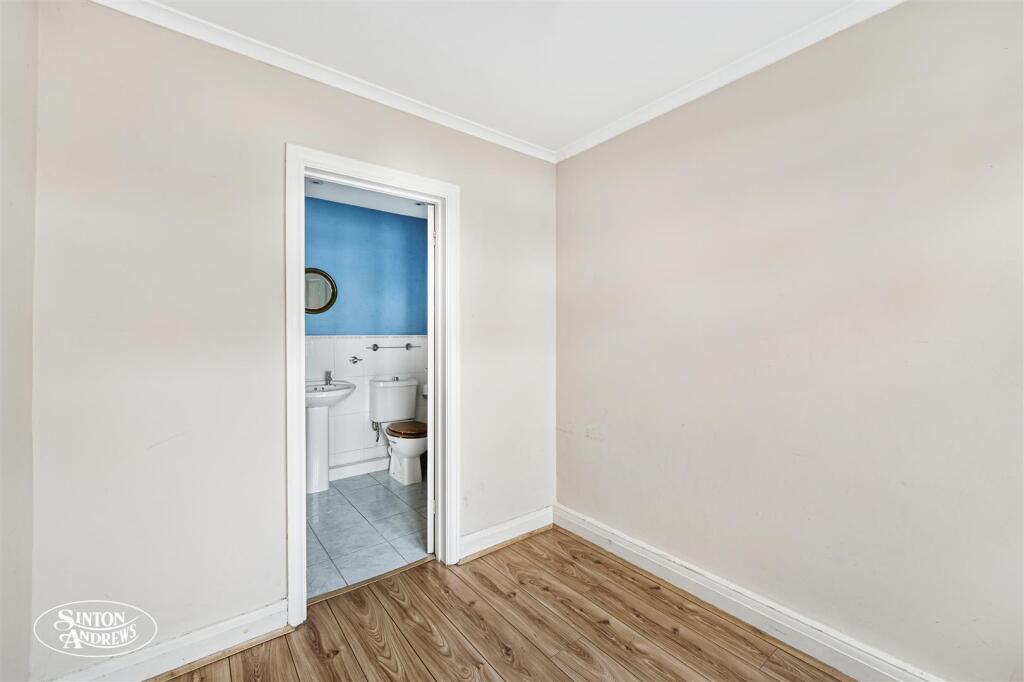 House in London, Hanwell - More