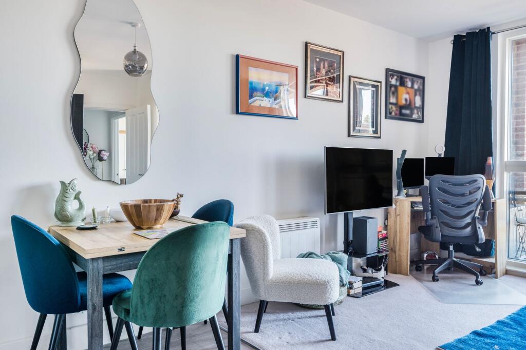 Apartment in Southampton - More