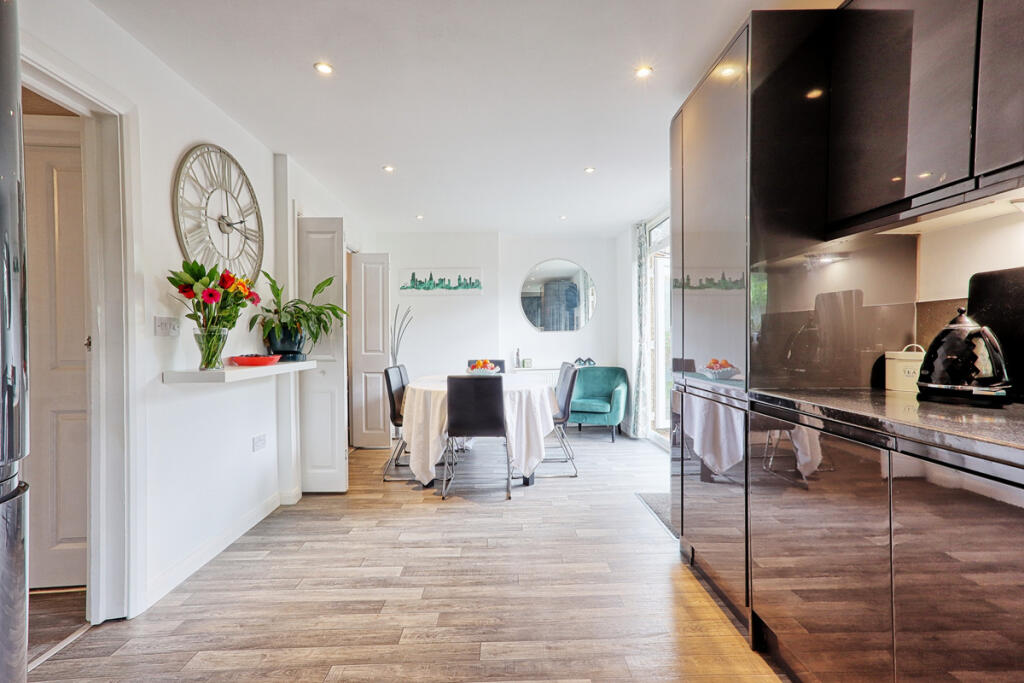 House in Romford - View 4