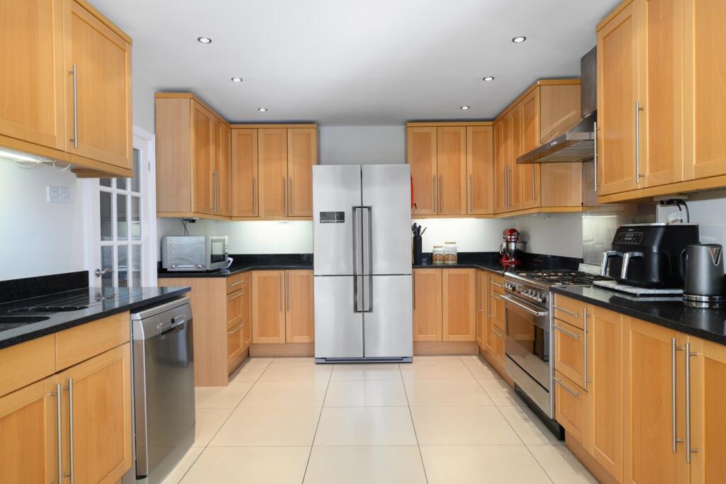 House in Elmbridge, Surrey - View 6