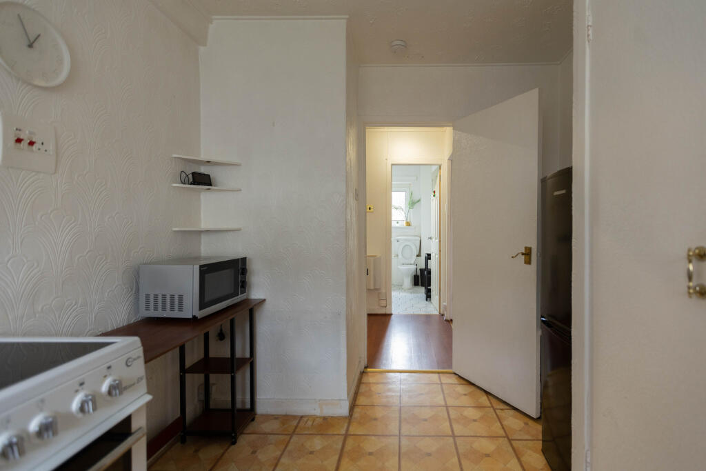 Apartment in Glasgow, Calton - View 5