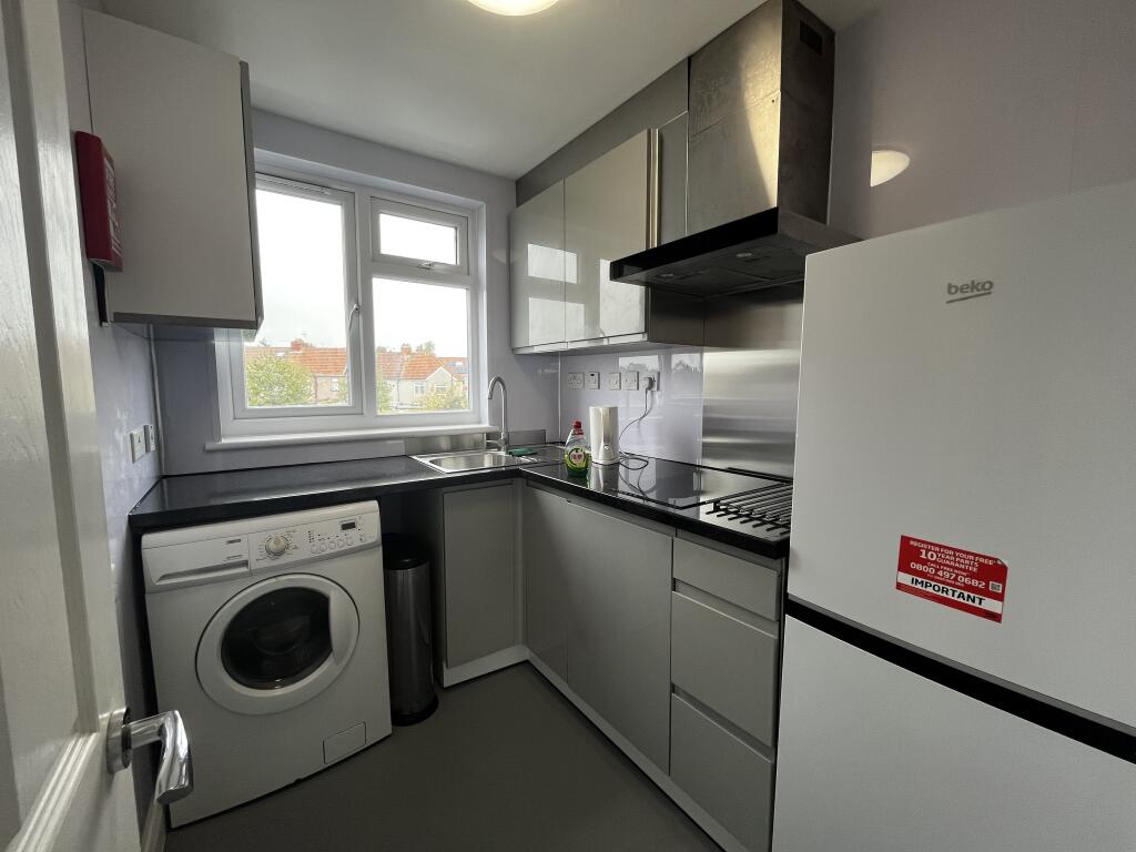 Apartment in Bristol - View 2