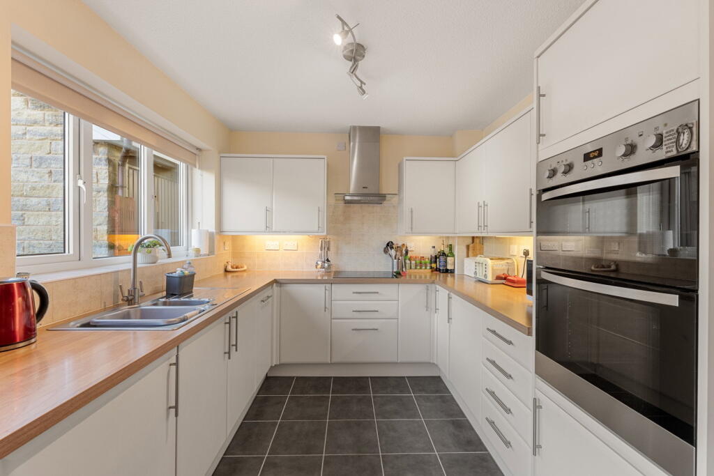 House in Bradford, West Yorkshire - View 4