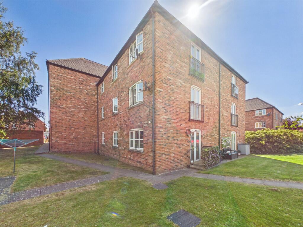 Main image of property: Vestry Gardens, Gloucester, Gloucestershire, GL4