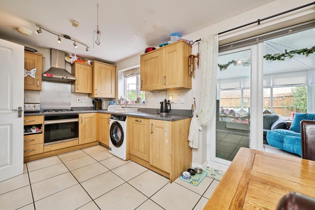 House in Peterborough, Market Deeping - View 2