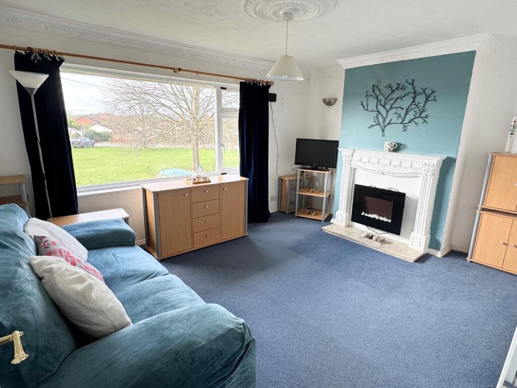 Albany Road, Holbury, Southampton, Hampshire, SO45 photo 2