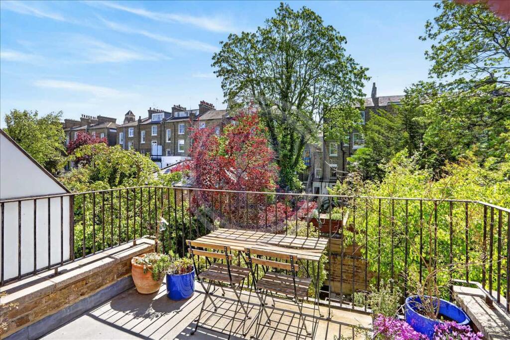 Apartment in London - View 2