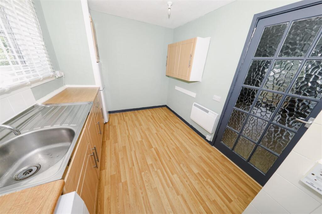 House in Glenrothes, Pitteuchar - More