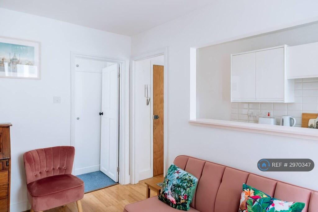 Apartment in Brighton - View 4