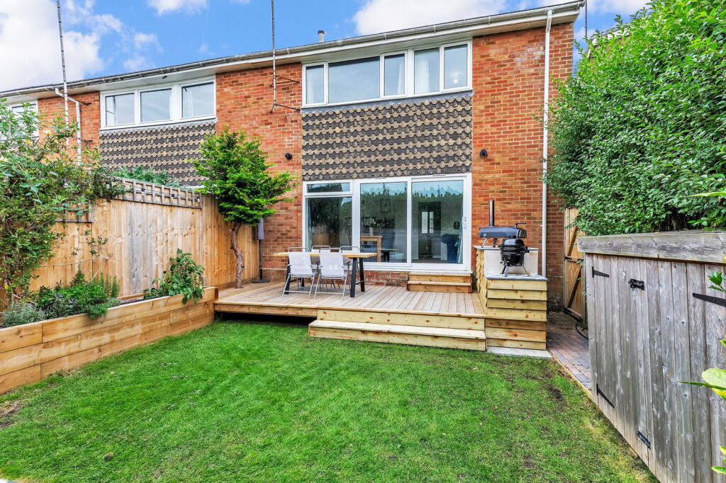 Main image of property: 40 Stafford Way, Keymer, Hassocks BN6 8QQ