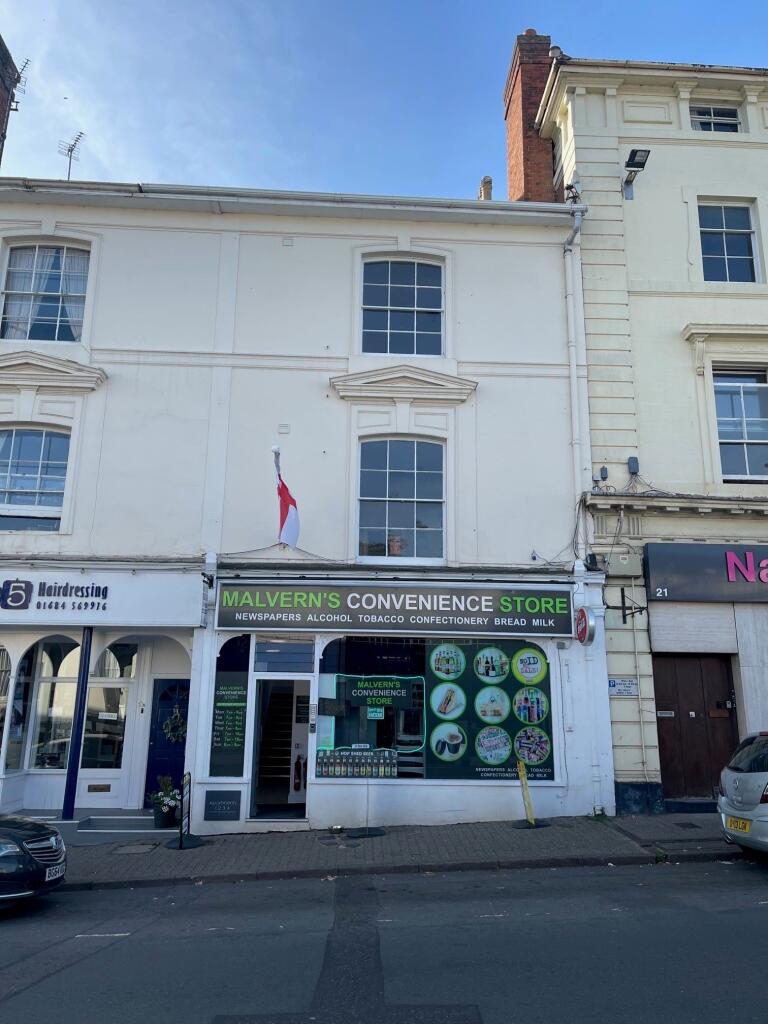 Main image of property: 17 Worcester Road , Malvern , Worcestershire, WR14 4QY