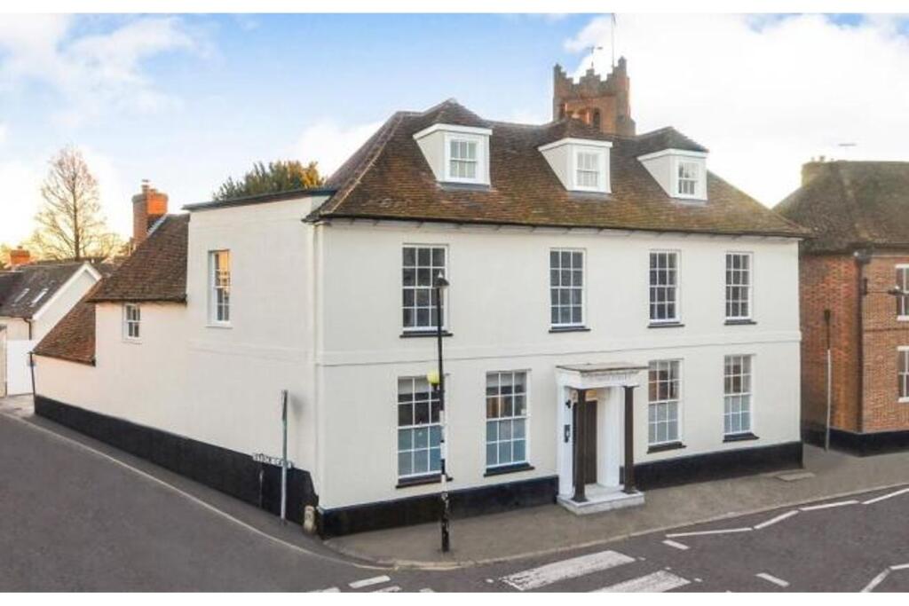 Main image of property: 23 High Street, Ingatestone, CM4