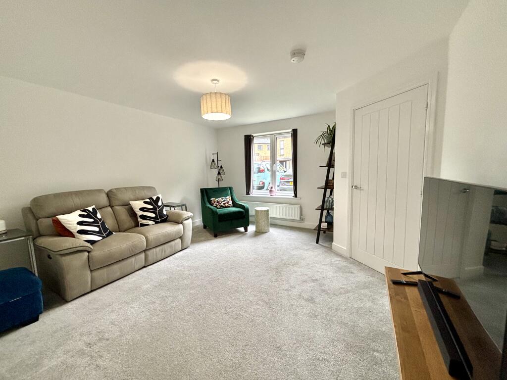 House in Leeds, West Yorkshire - View 4