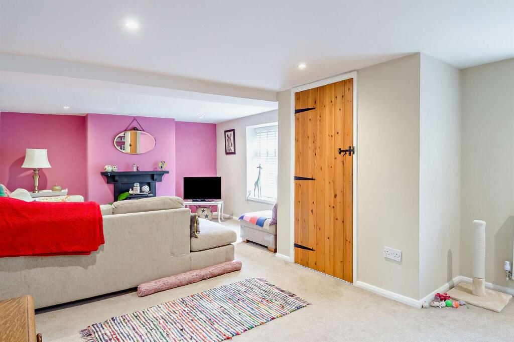 Bridge Street, Deeping St. James, Peterborough - View 5