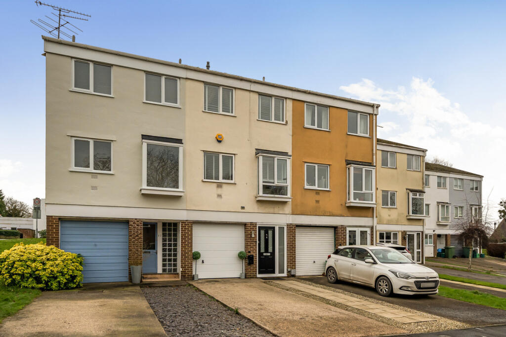 4-bed house on Charlton Kings, Cheltenham, GL52, £400,000