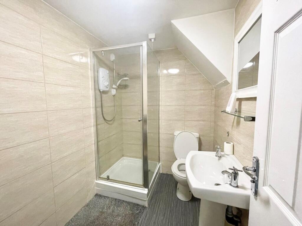 Main image of property: Queens Road, Beeston, NG9