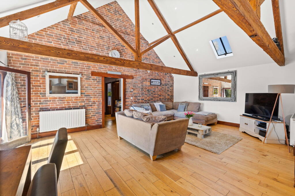 House in Wealden, Squires Farm Industrial Estate, Framfield - View 2