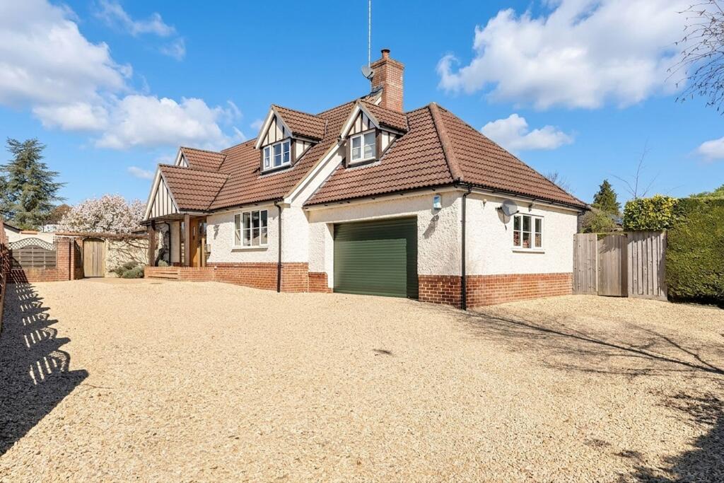 3-bed house on Kitchener Road, Amesbury, SP4, £695,000