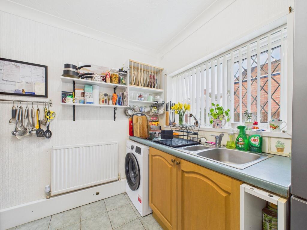 Greenway Street, Llanelli, SA15 photo 3