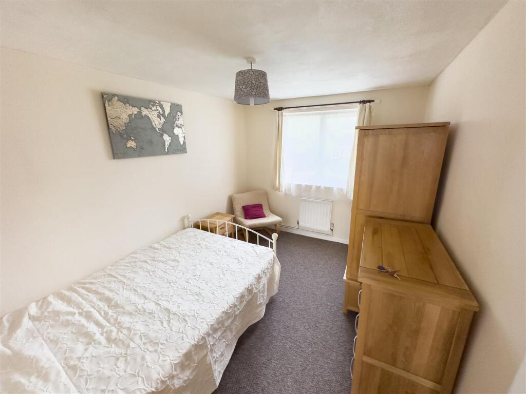 Main image of property: Room 3, 6 Beatty Court