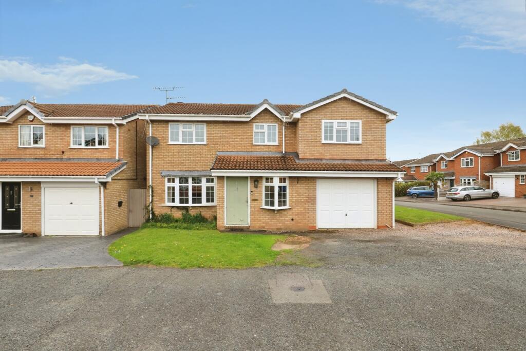 Main image of property: Raglan Avenue, Perton Wolverhampton, Staffordshire, WV6