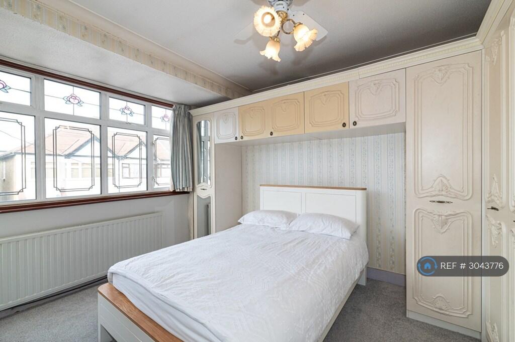 House in Romford - View 3