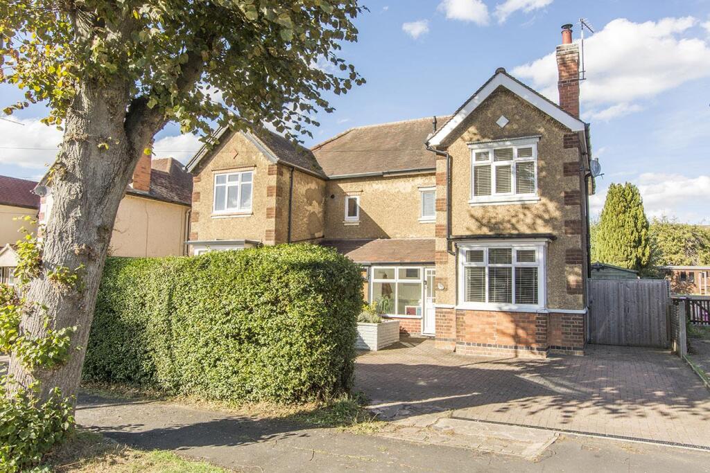 The Headlands, Market Harborough photo 2