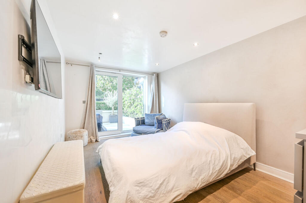 Apartment in London - View 5