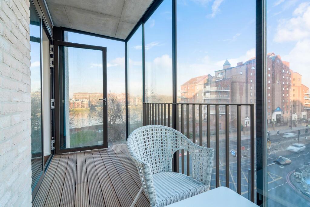 Apartment in London - View 5