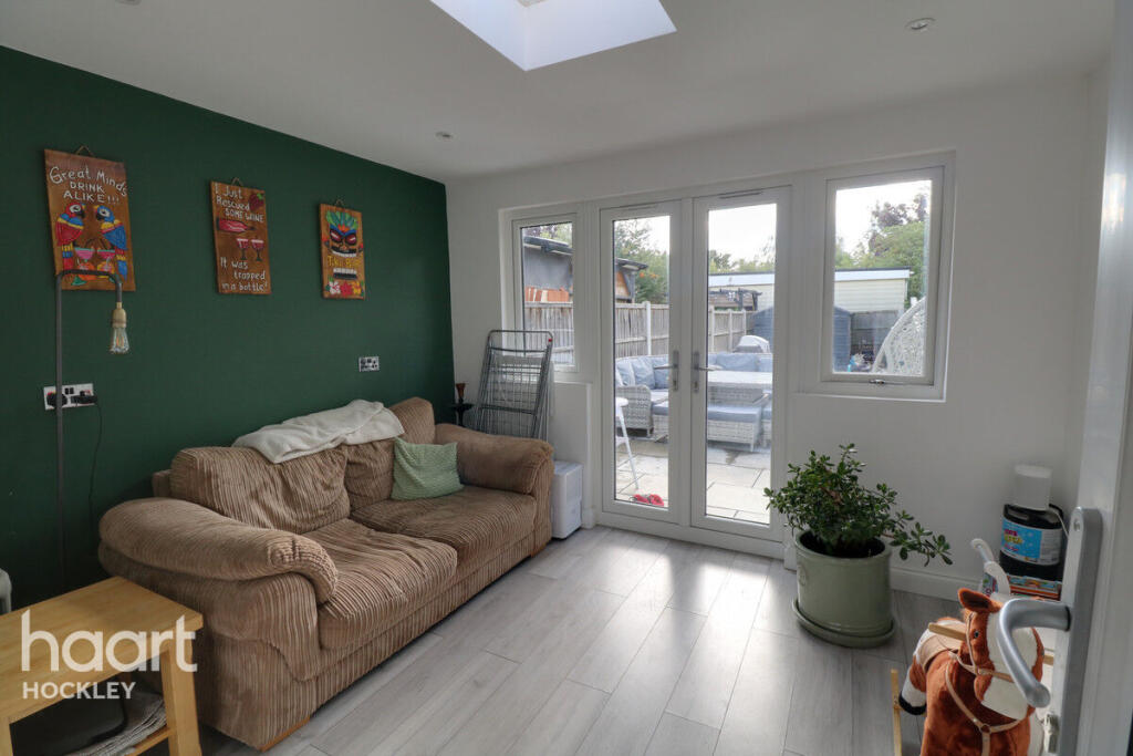 House in Rochford, Hawkwell - View 4