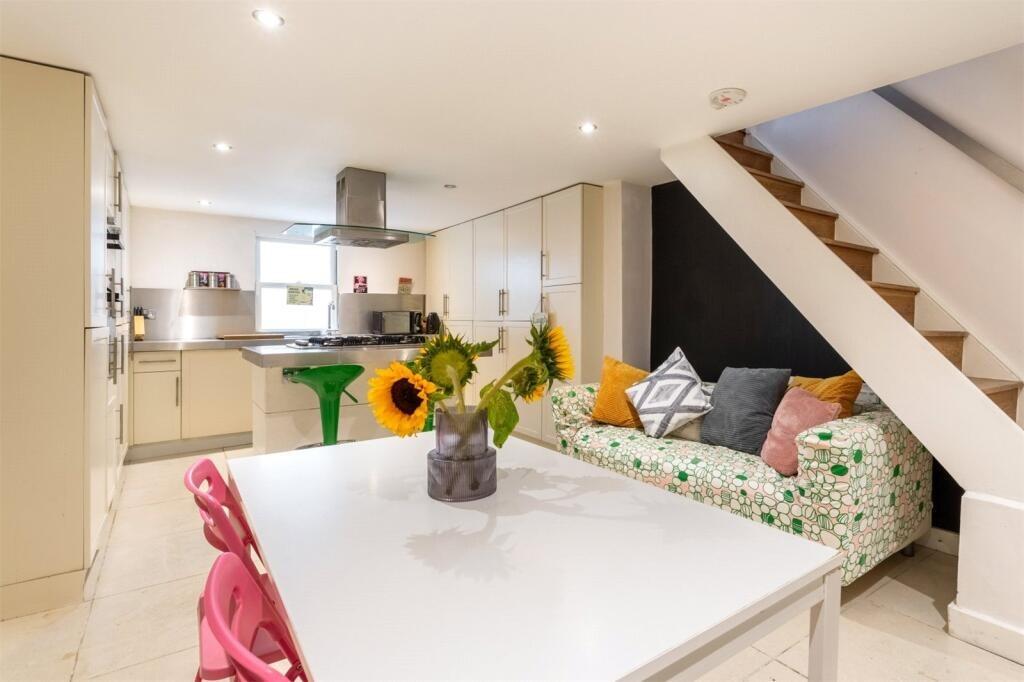 House in Brighton - More