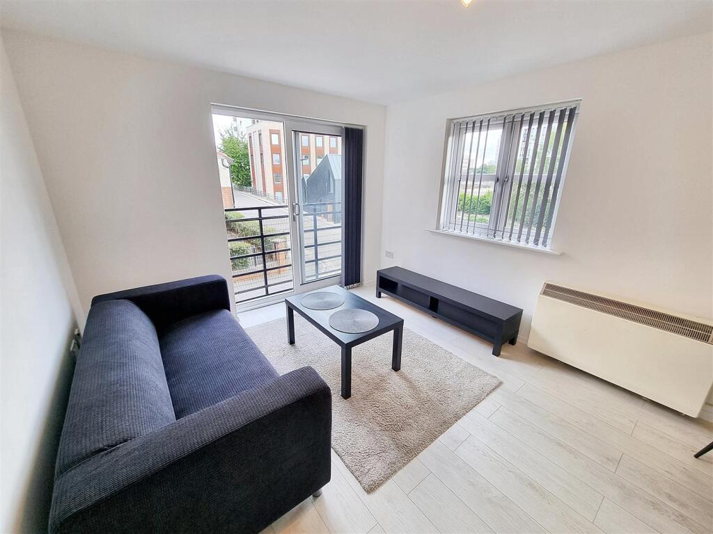 Apartment in London, Mill Meads, Stratford - View 3