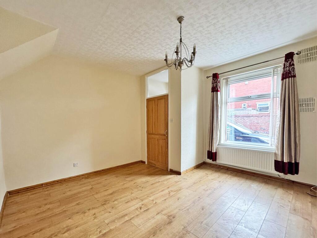 House in Oldham, Greater Manchester - View 2