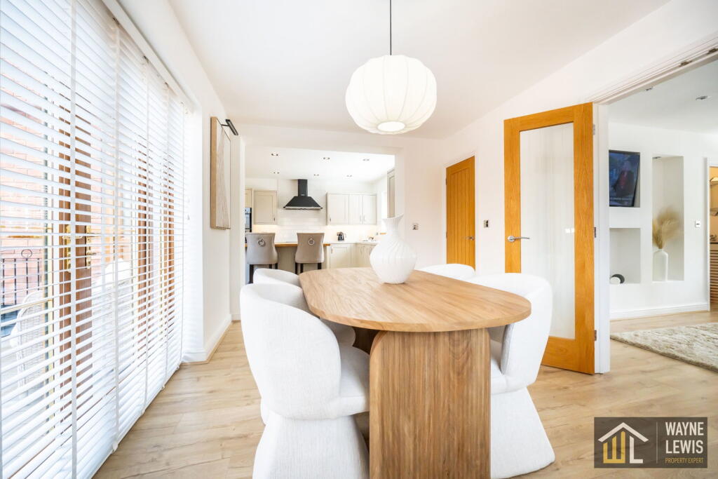 House in Pontypridd, Rhondda Cynon Taf - View 4