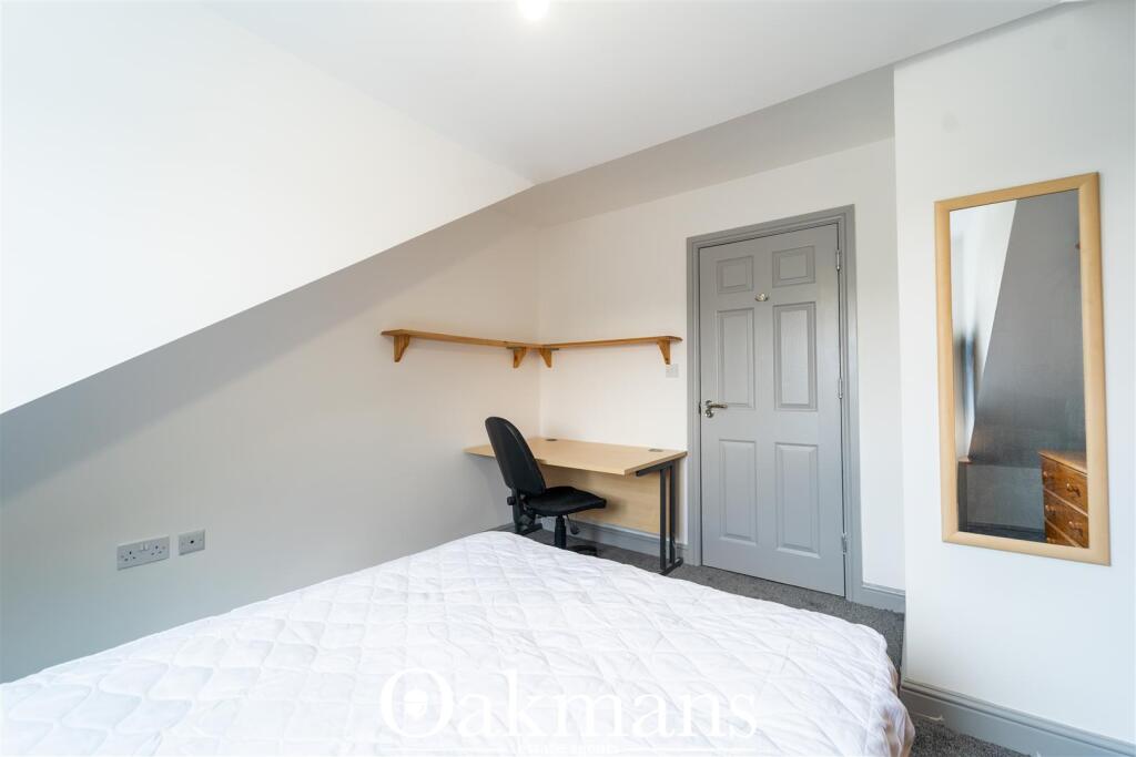 6 bedroom house for rent