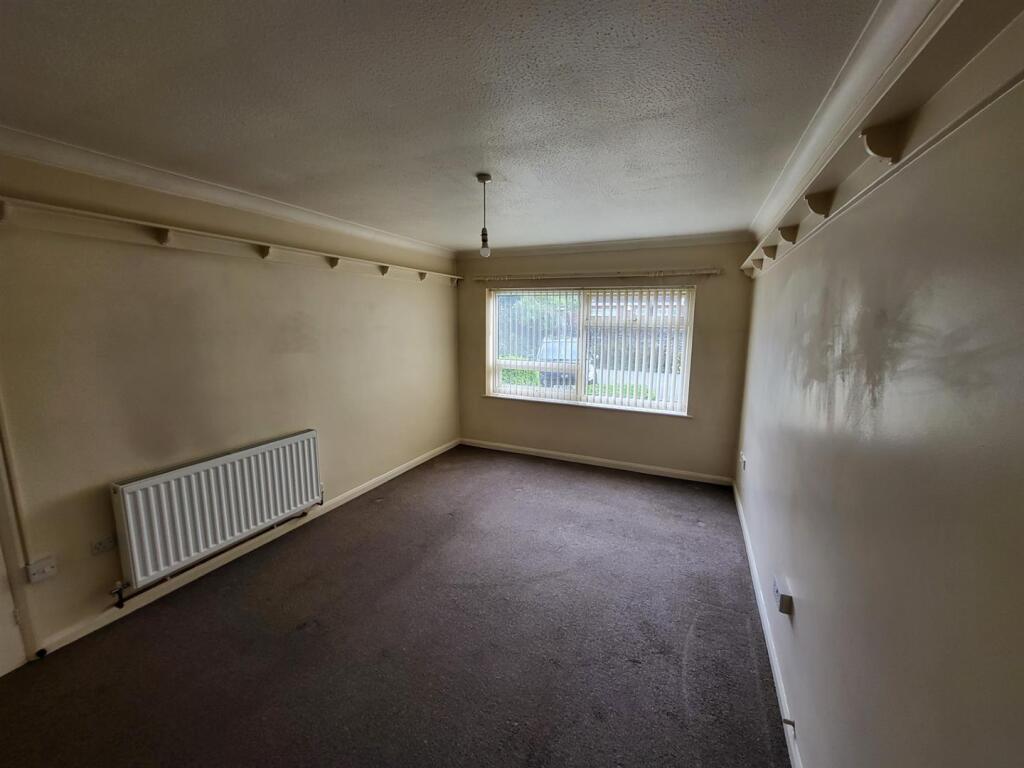 Apartment in Llandudno - More