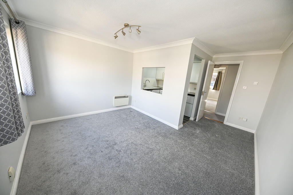 Meon Close, Petersfield photo 3